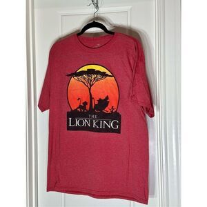 Disney The Lion King T-shirt in red. Size L